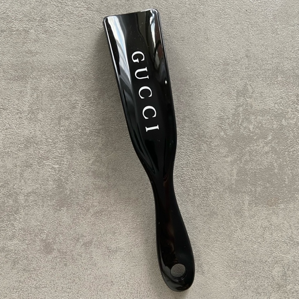 GUCCI shoe horn Black with Gucci logo